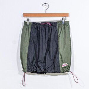 Nike Womens Sportswear Woven Skirt Size Small Green Black CU5985-010